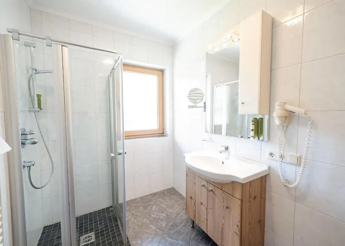 Haus Schwarzenberg * ستمربرغ